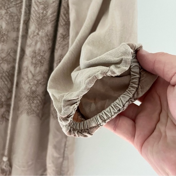 Solitaire Boho Peasant Embroidered 3/4 Sleeve Tassel Neck Blouse Brown Tan Small - Picture 7 of 9